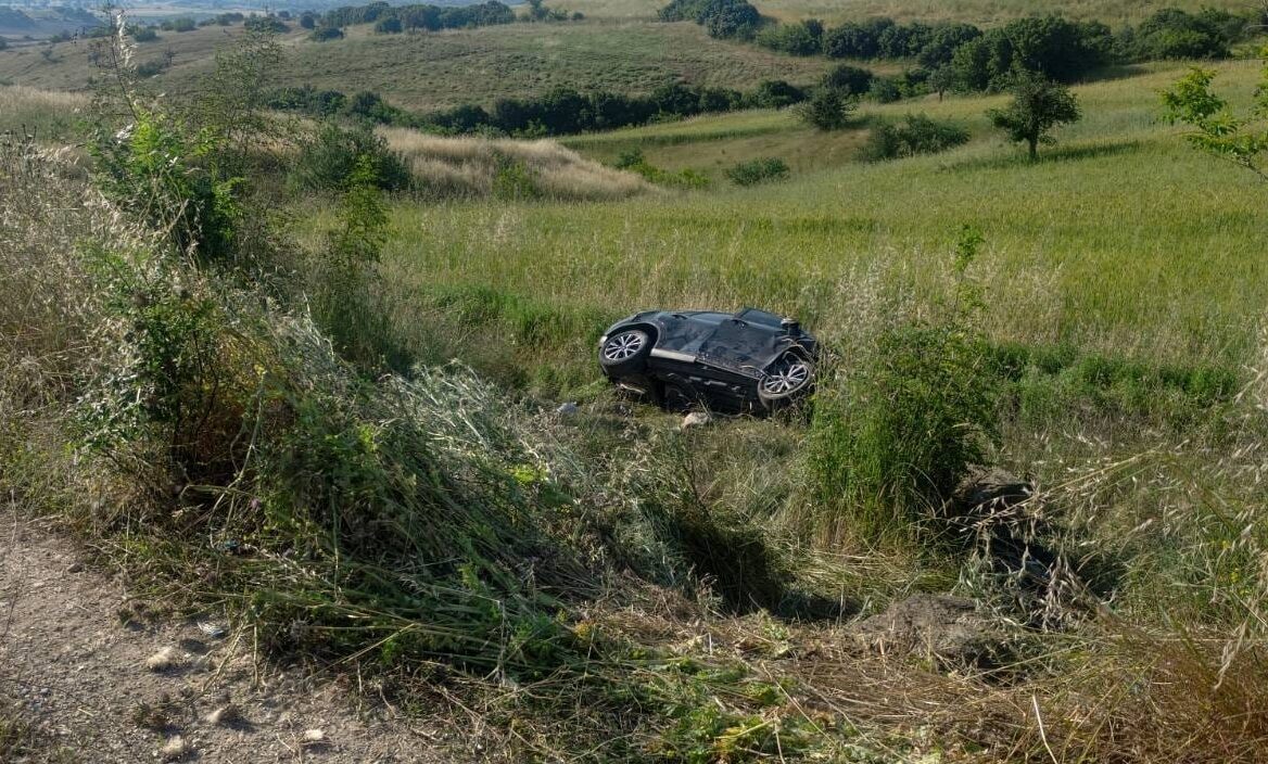 UŞAK (AA) – Uşak'ta otomobilin devrilmesi sonucu 1 kişi öldü,