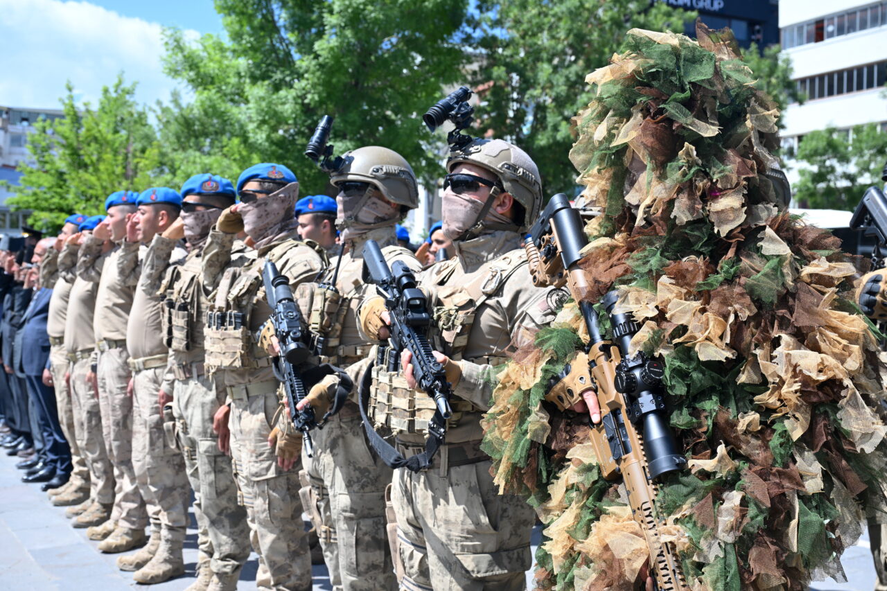 VAN (AA) – Van ve Muş'ta Jandarma Teşkilatının 187. kuruluş