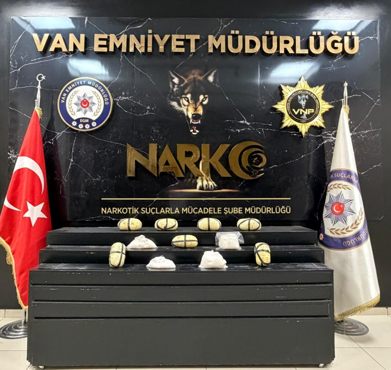 VAN (AA) – Van'ın Tuşba ilçesinde 10 kilo 260 gram