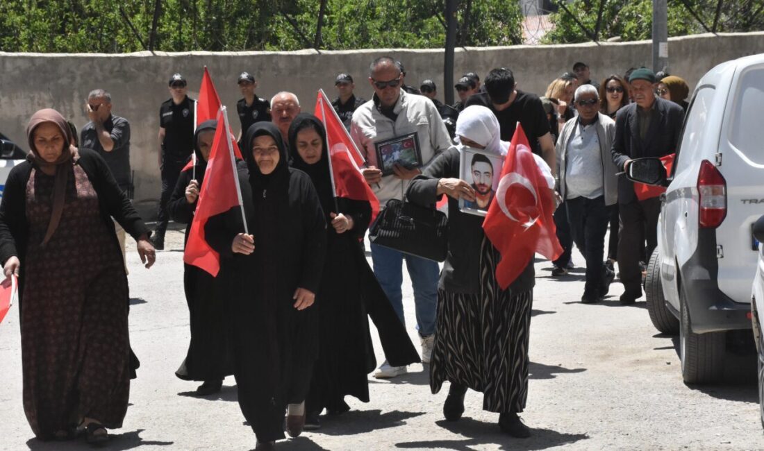 VAN (AA) – Van'da çocukları terör örgütü PKK tarafından dağa
