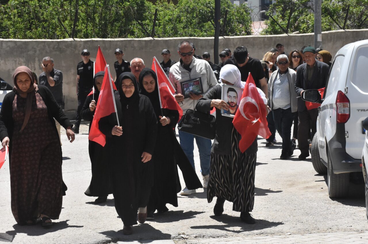 VAN (AA) – Van'da çocukları terör örgütü PKK tarafından dağa