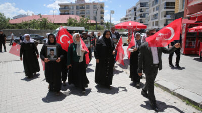 VAN (AA) – Van'da çocukları terör örgütü PKK tarafından dağa
