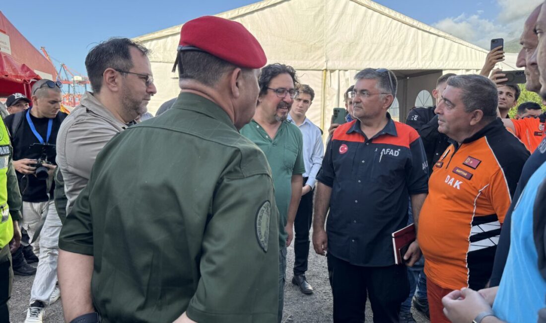 - Venezuela Savunma Bakanı Gustavo Gonzalez Lopez:
- "Hala mucizelerin yaşanabileceği,
