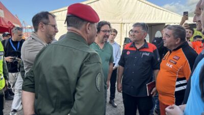 - Venezuela Savunma Bakanı Gustavo Gonzalez Lopez:
- "Hala mucizelerin yaşanabileceği,