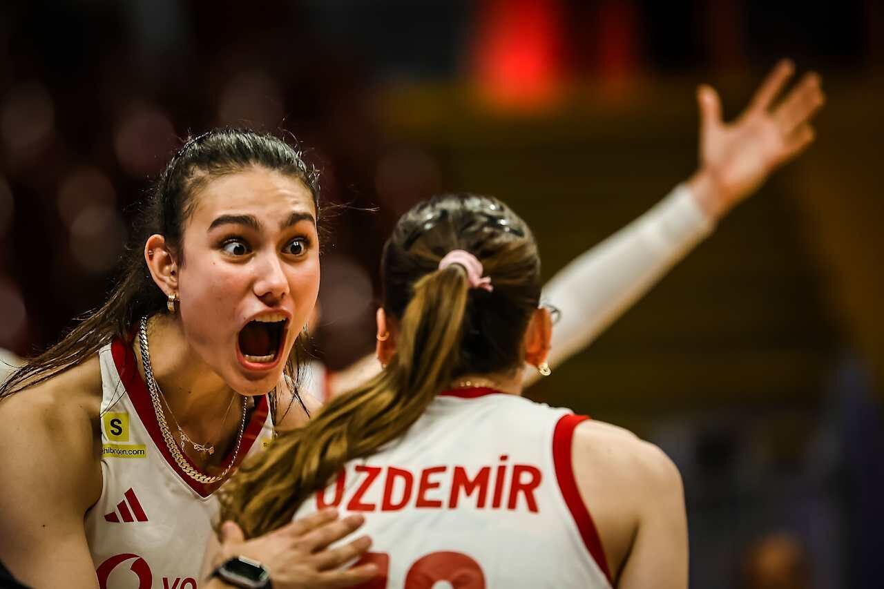 - Dominik Cumhuriyeti: 2 - Türkiye: 3