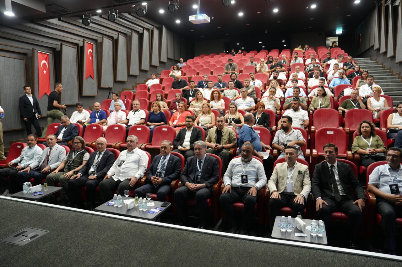 YALOVA (AA) – Yalova Üniversitesi "Peyzaj ve Süs Bitkilerinde Yeni