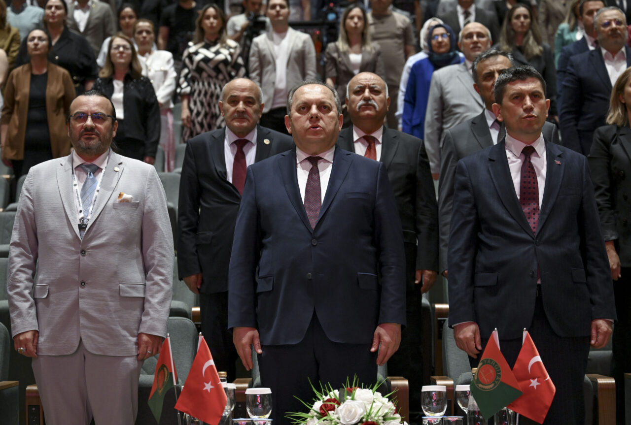 - Ankara Üniversitesi İletişim Fakültesi Dekanı Prof. Dr. Keskin:
- "Adalet