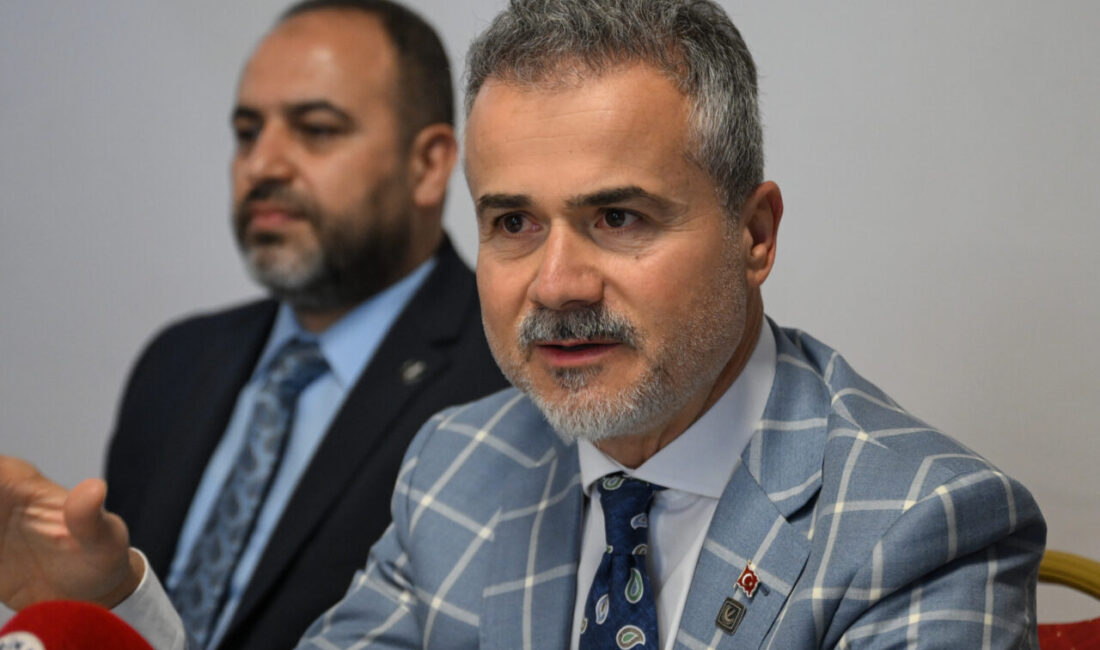- "NATO Zirvesi'nin Ankara'da yapılması diplomatik bir başarıdır"