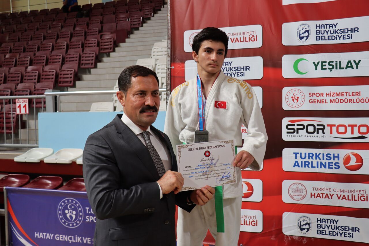 HATAY (AA) – Yeşilay Yıldızlar Judo Türkiye Şampiyonası başladı. Hatay