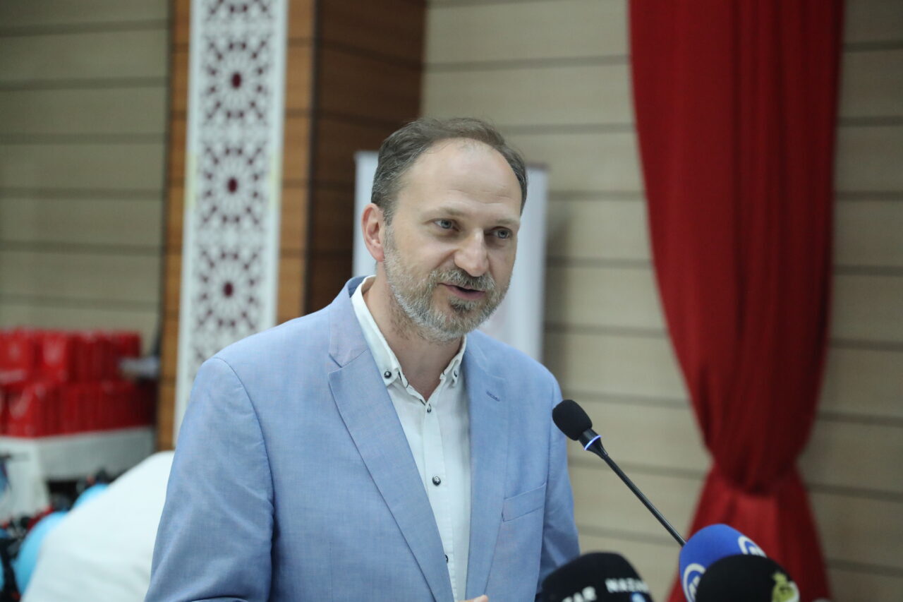 - Yeşilay Genel Başkanı Mehmet Dinç:
- "İnşallah gelecek yıl Sağlıklı