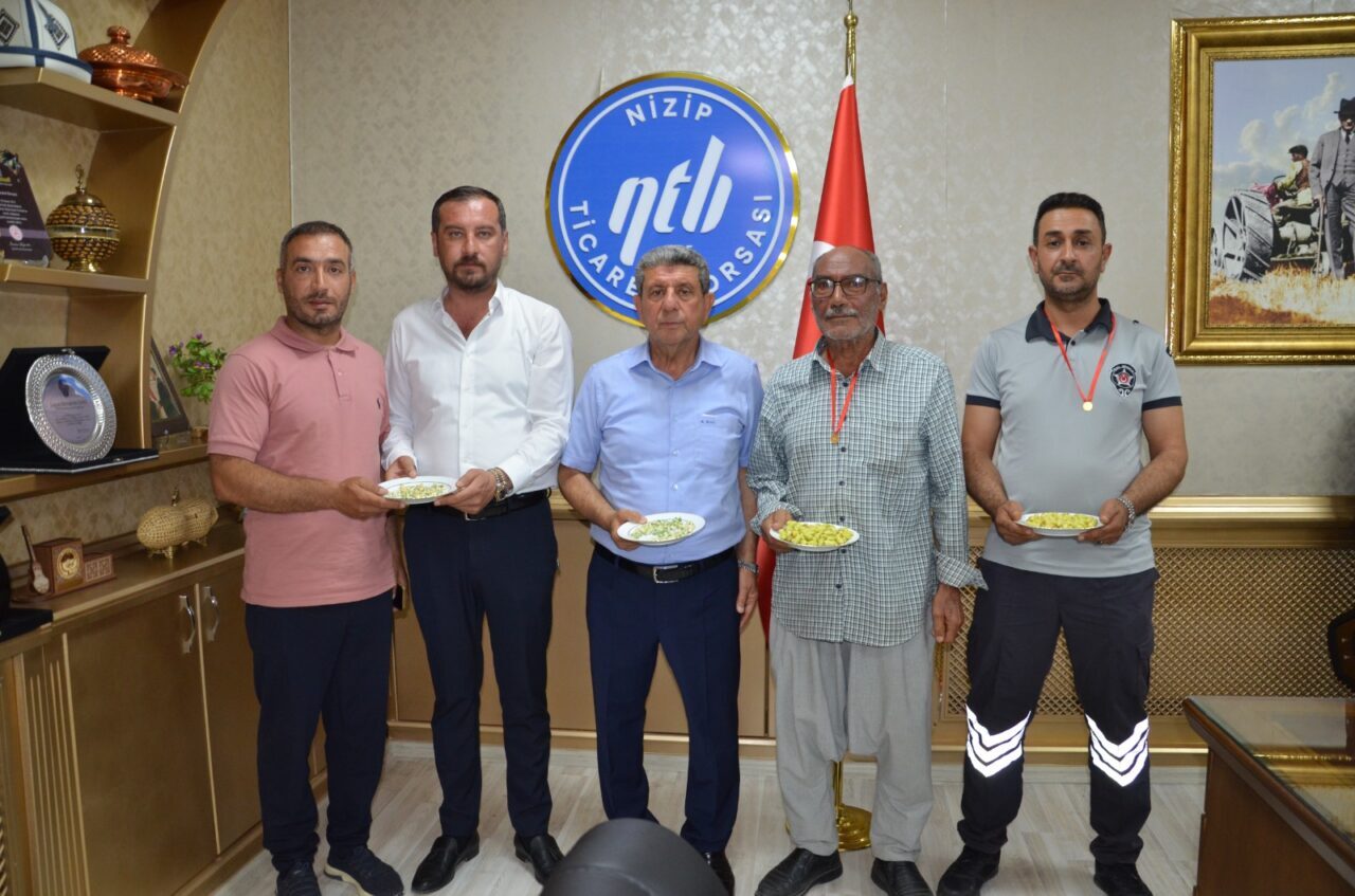 GAZİANTEP (AA) – Gaziantep'in Nizip ilçesinde yılın ilk erkenci boz