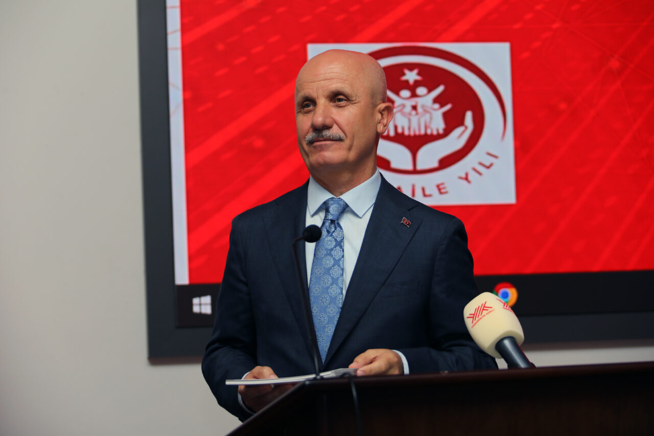 - YÖK Başkanı Özvar:
- "Üniversitelerimizin uluslararası araştırma alanına daha fazla