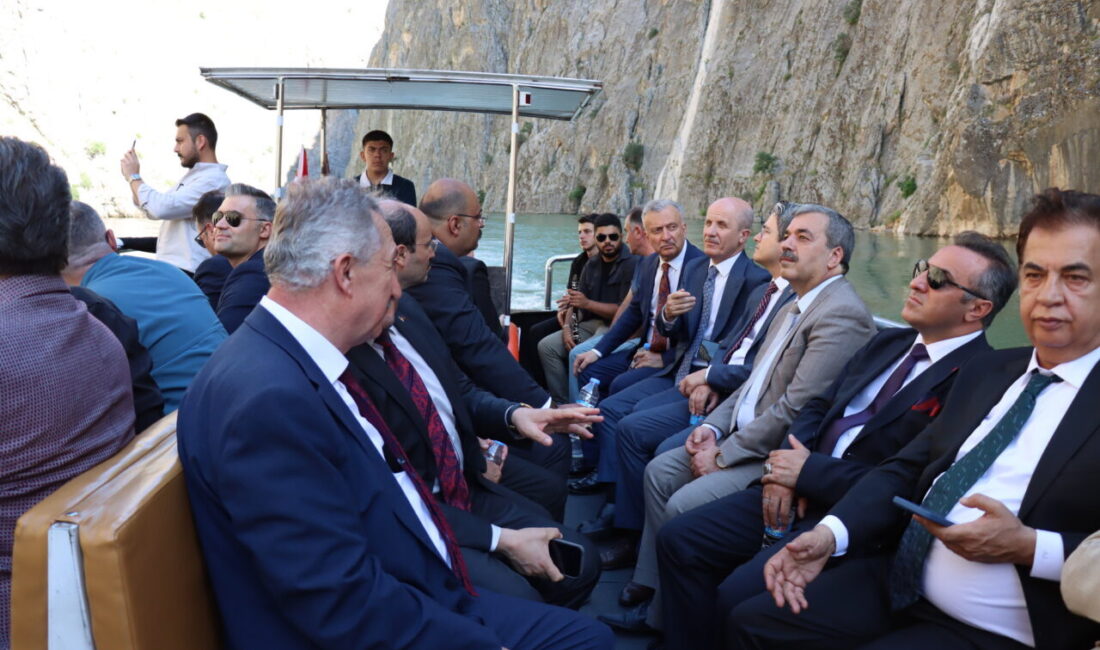 - "İnsan kaynağıyla, güçlü kültürüyle, sağlam altyapısıyla bugün Milli Teknoloji