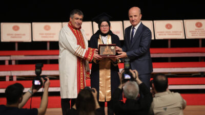 - "Hayatta peşinden koşulacak en kıymetli işlerden biri öğrenmeye devam