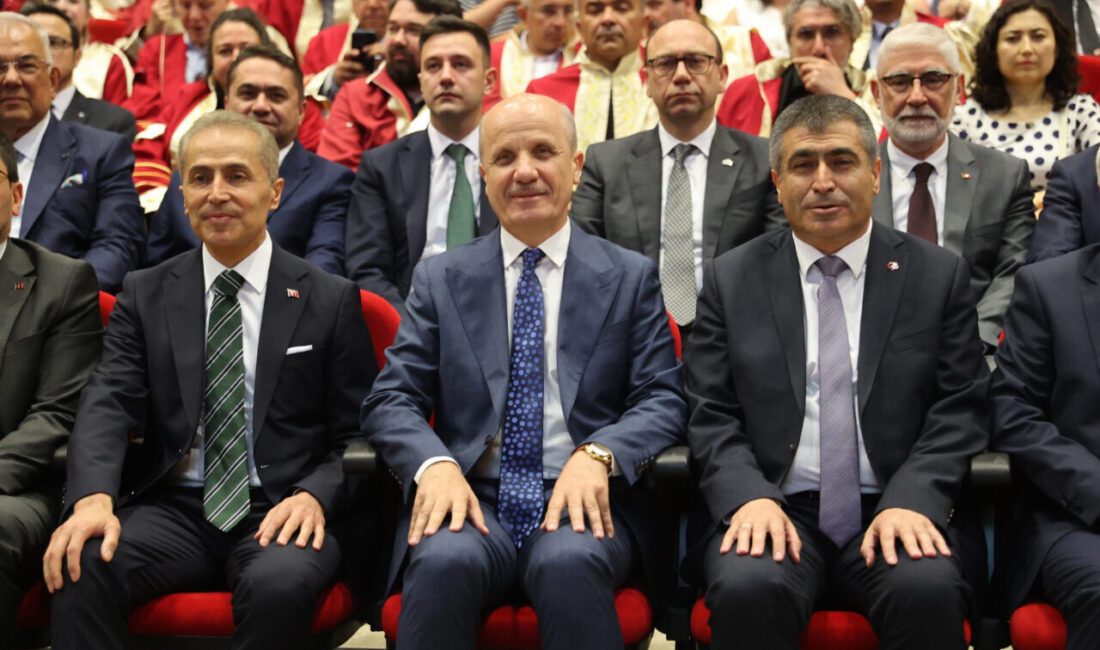 - "Amacımız, öğrencilerimizin ve üniversite personelimizin sporla daha fazla iç