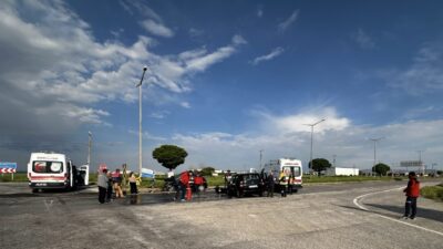YOZGAT (AA) – Yozgat'ın Boğazlıyan ilçesinde iki otomobilin çarpışması sonucu