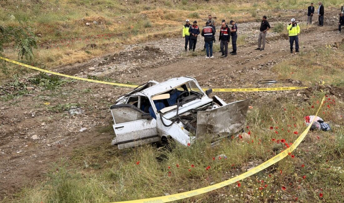 YOZGAT (AA) – Yozgat'ın Yerköy ilçesinde köprüden düşen otomobildeki 2