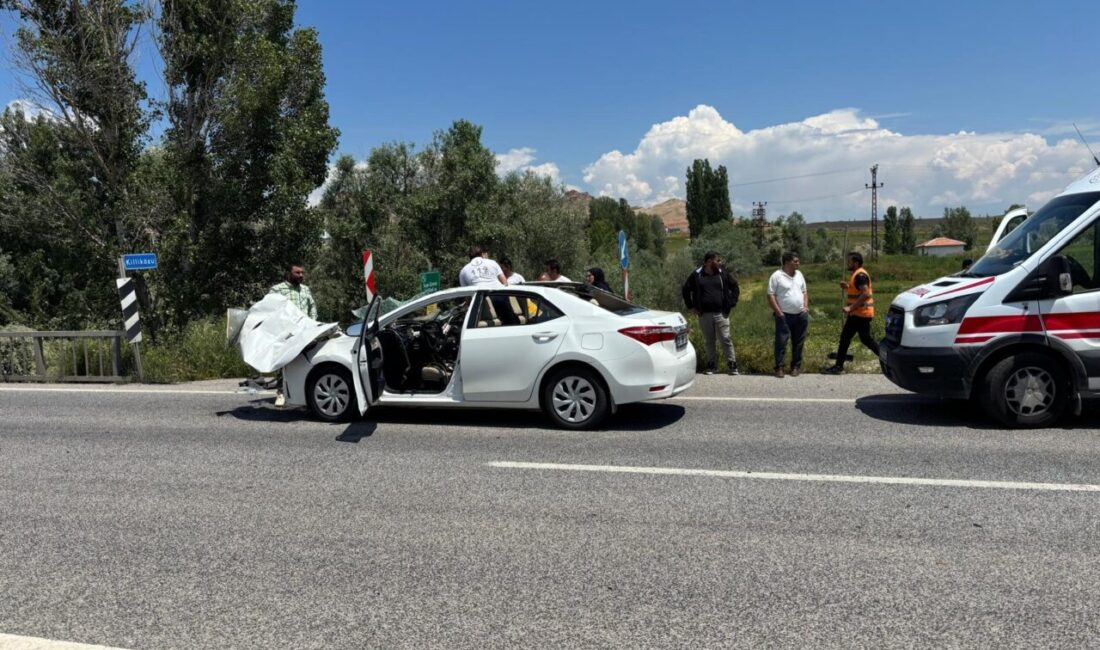 YOZGAT (AA) – Yozgat'ın Yerköy ilçesinde traktörle otomobilin çarpıştığı kazada