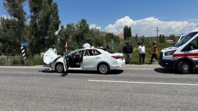 YOZGAT (AA) – Yozgat'ın Yerköy ilçesinde traktörle otomobilin çarpıştığı kazada