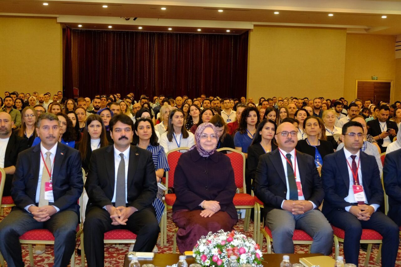 - 729 öğretmen ve 36 okutmanın katıldığı eğitim programıyla, yurt