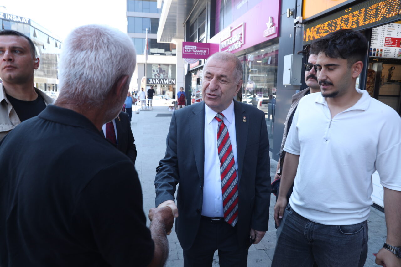 ERZİNCAN (AA) – Zafer Partisi Genel Başkanı Ümit Özdağ, Erzincan'da