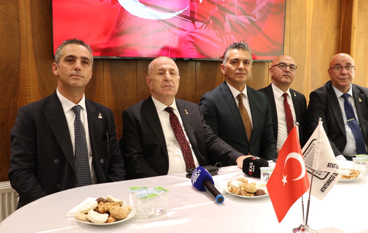KAYSERİ (AA) – Zafer Partisi Genel Başkanı Ümit Özdağ, Kayseri'de