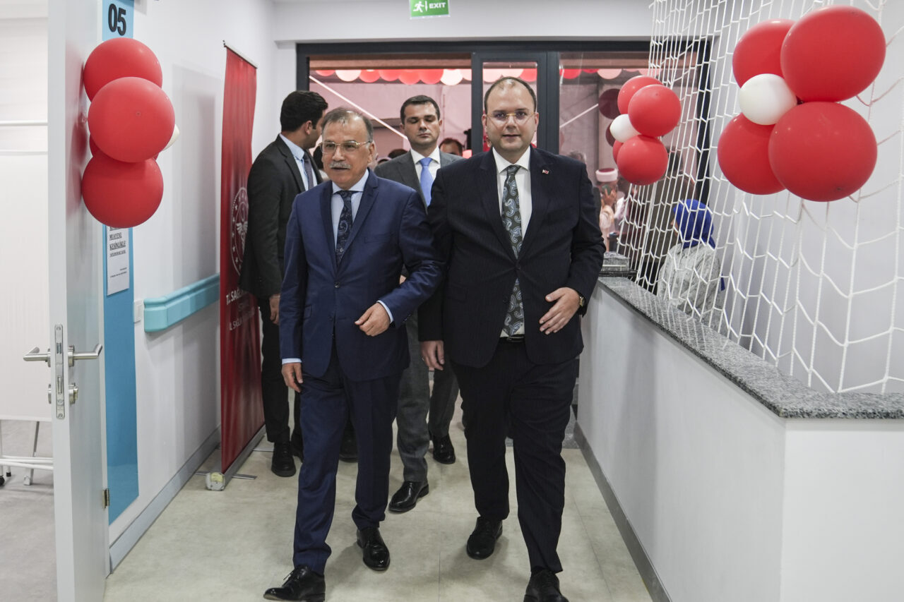 - İl Sağlık Müdürü Doç. Dr. Abdullah Emre Güner:
- "(Maltepe'de