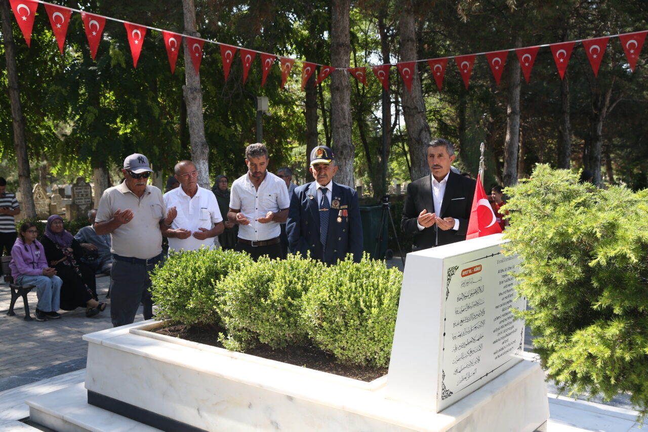 - Ziyaretçilerden Yasin Ağırtopçu:
- "Buraya gelmek ilk defa kısmet oldu,