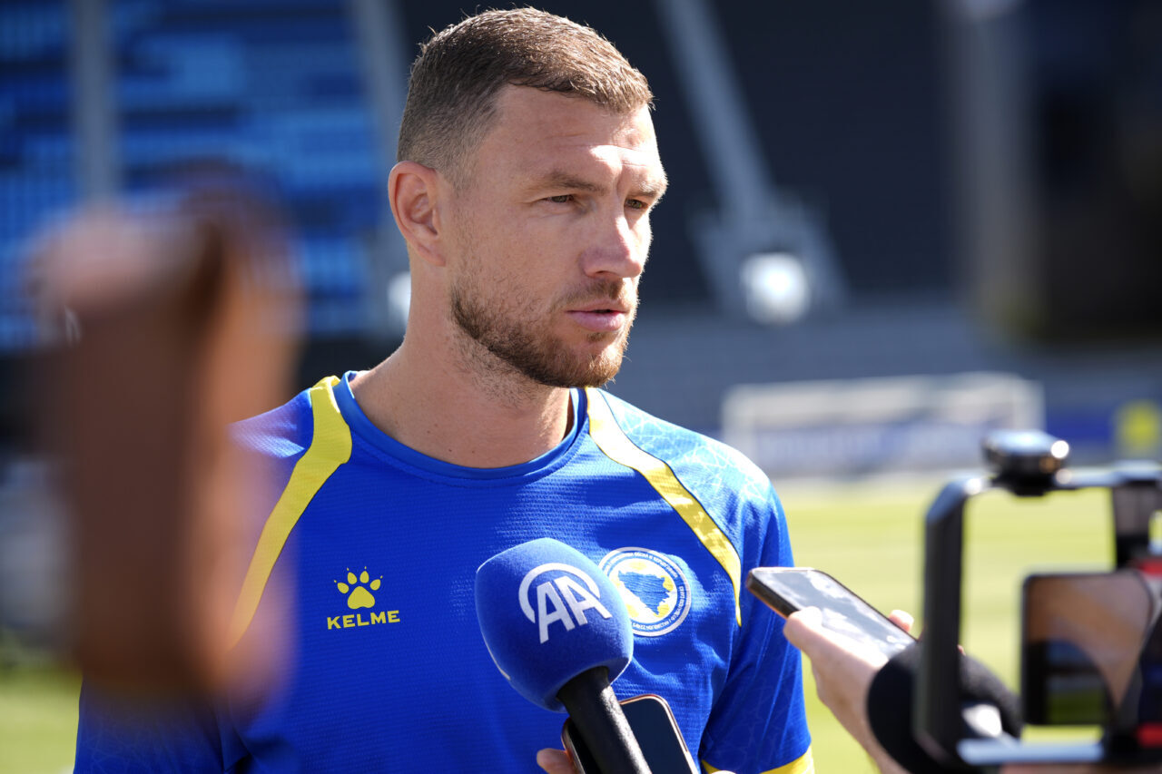 - Bosna Hersek Milli Takımı Kaptanı Dzeko:
"Evet kesinlikle favori ABD