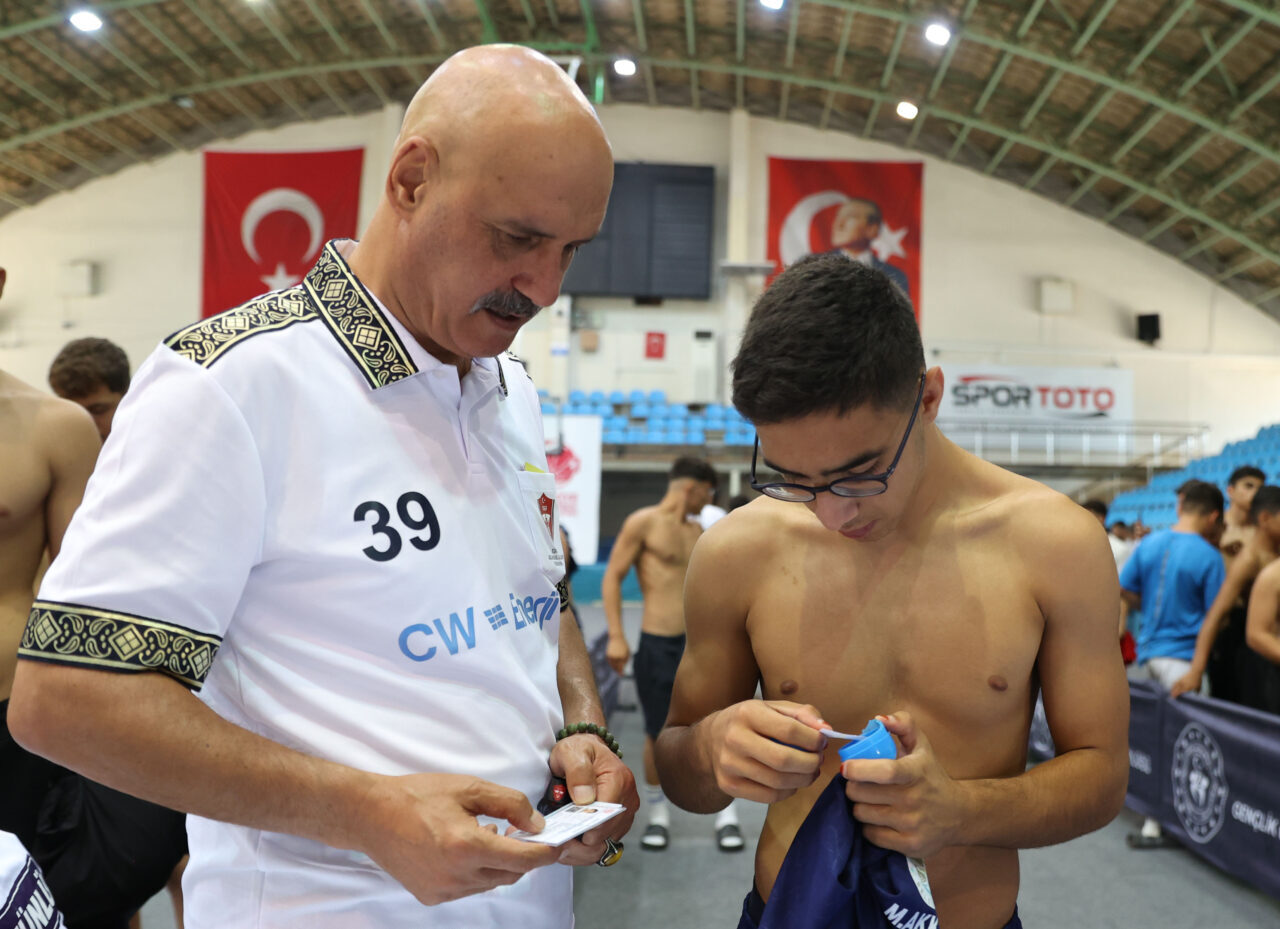 EDİRNE (AA) – 665. Tarihi Kırkpınar Yağlı Güreşleri'nde mücadele edecek