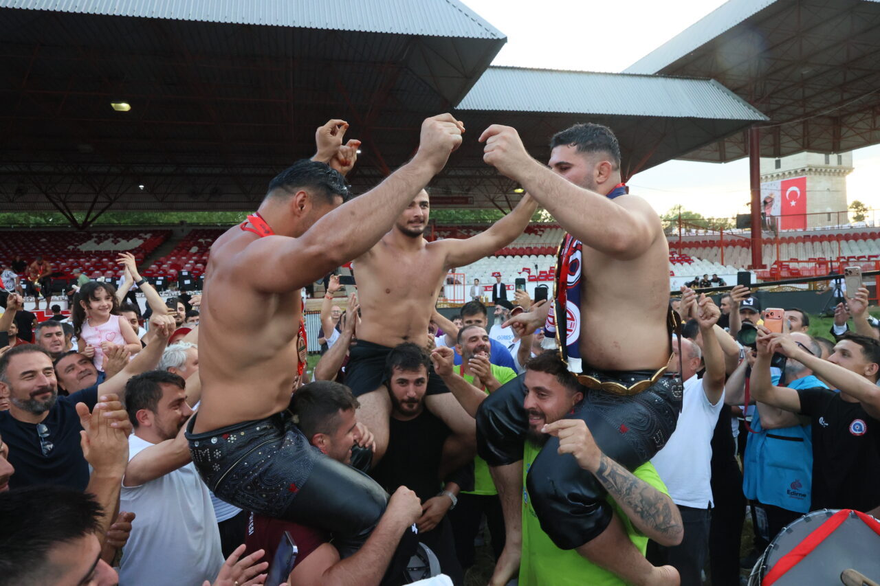 EDİRNE (AA) – 665. Tarihi Kırkpınar Yağlı Güreşleri'nde başpehlivanlığı, finalde