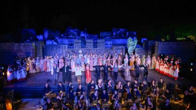 İZMİR (AA) – İzmir'de düzenlenen 9. Uluslararası Efes Opera ve