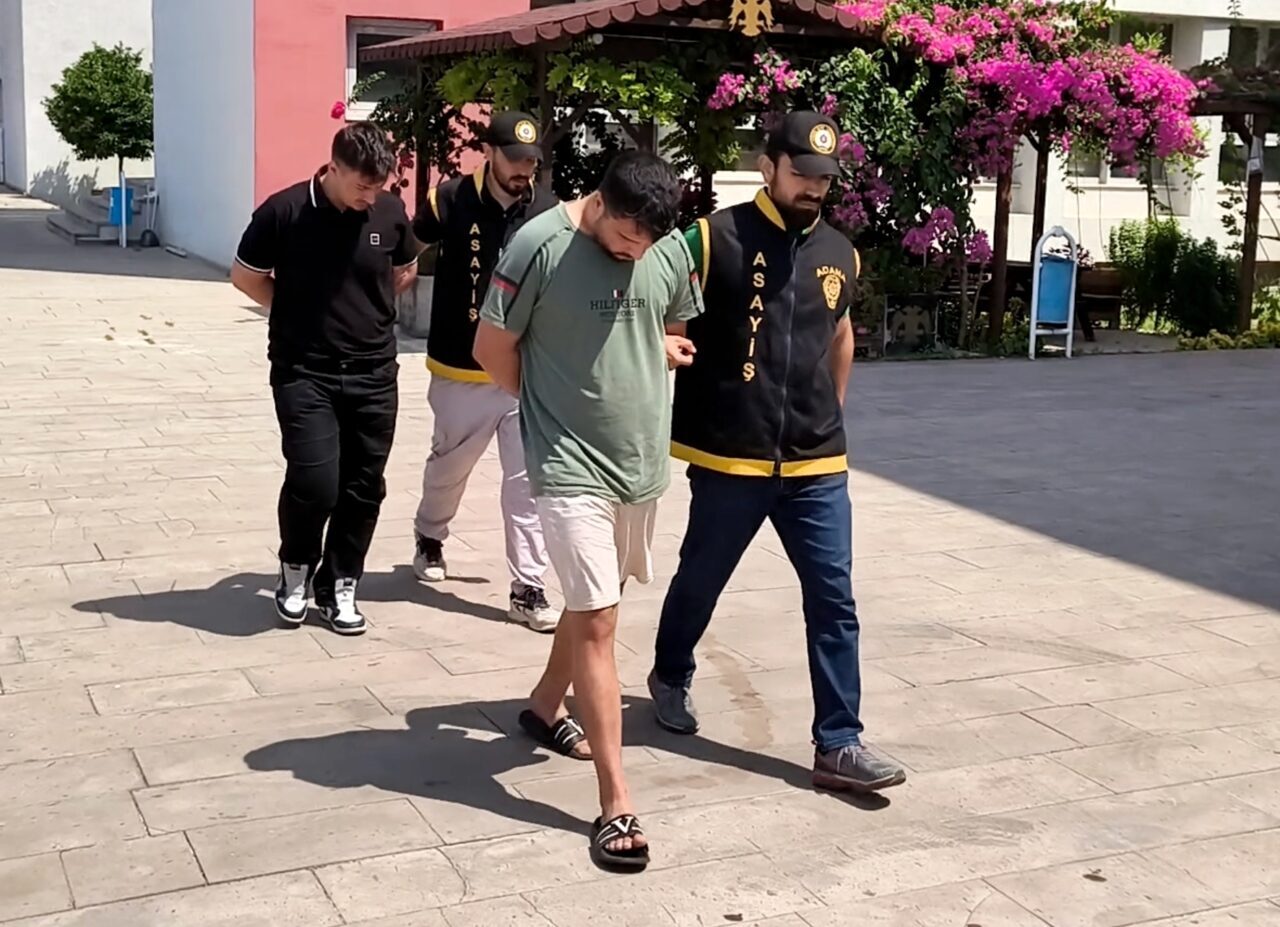 ADANA (AA)- Adana'da polis ekiplerince gerçekleştirilen dolandırıcılık operasyonunda gözaltına alınan