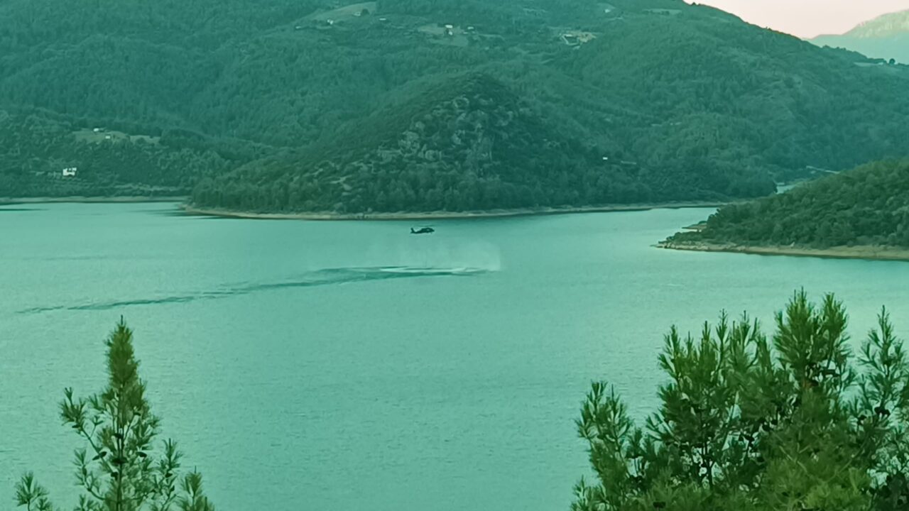 ADANA (AA) – Adana'nın Kozan ilçesinde ormanlık alanda çıkan yangına