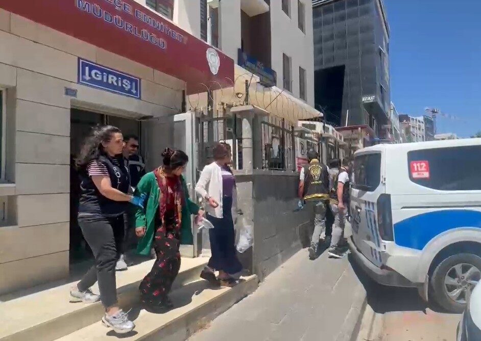 ADIYAMAN (AA) – Adıyaman'ın Besni ilçesinde farklı tarihlerde yapılan hırsızlıklara