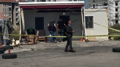 AFYONKARAHİSAR (AA) – Afyonkarahisar'da minibüs durağında çıkan silahlı kavgada 1