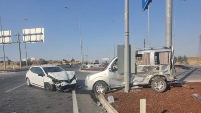 AFYONKARAHİSAR (AA) – Afyonkarahisar'ın Emirdağ ilçesinde hafif ticari araç ile