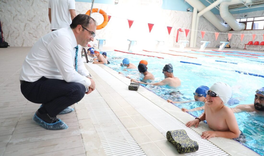 AĞRI (AA) – Ağrı'da çocuk ve gençlerin spora yönlendirilmesi, yüzme