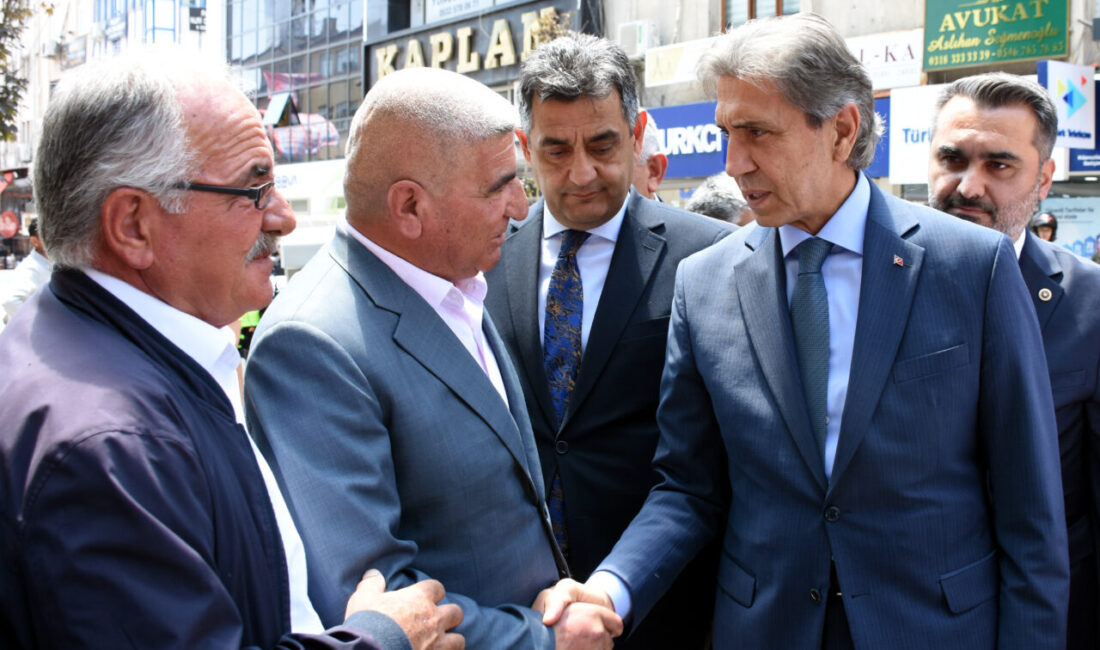 - "AK Parti, dünyaya söyleyecek sözü olanların, hakkı tutup kaldıranların