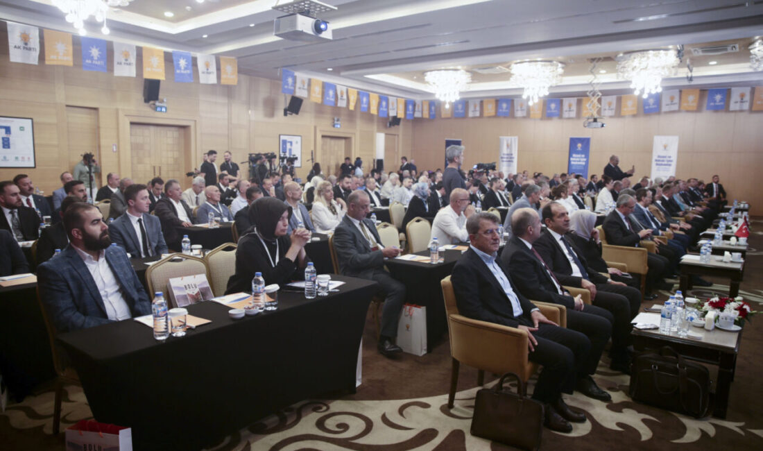 - "Bu millet baştan sona yepyeni anayasa yapma hakkını artık