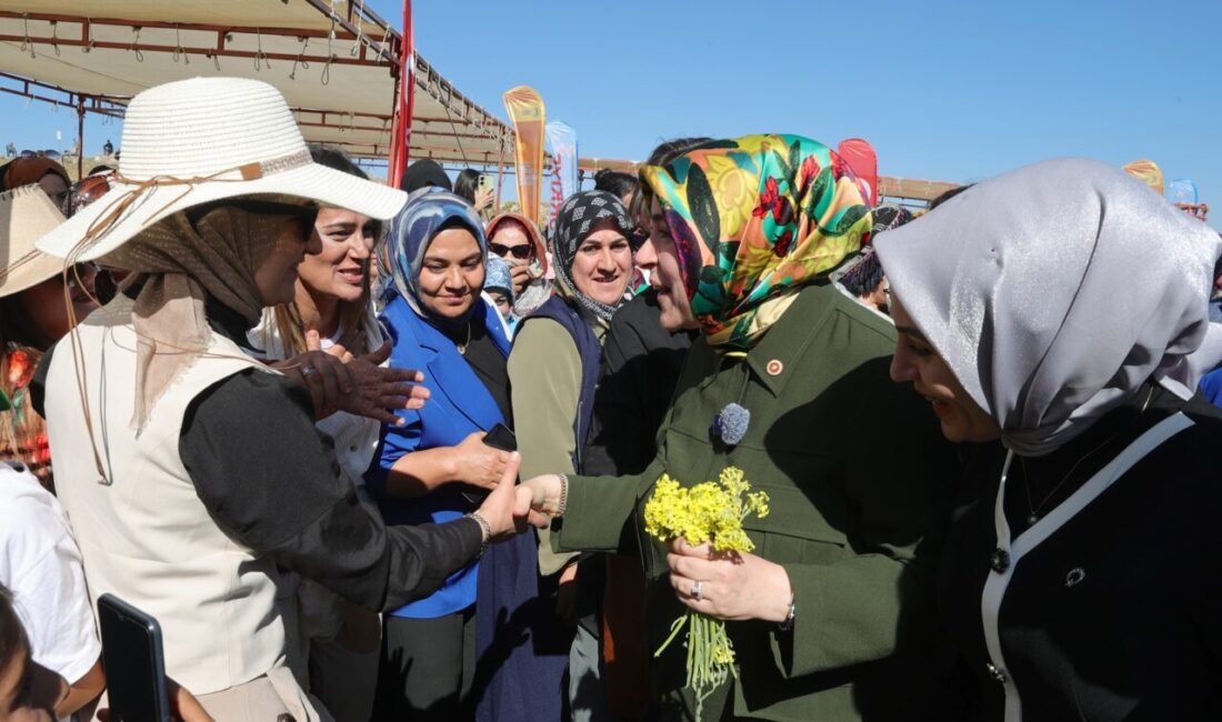 - "Bizler kızıyla erkeğiyle, anasıyla bacısıyla hep beraber bu barış