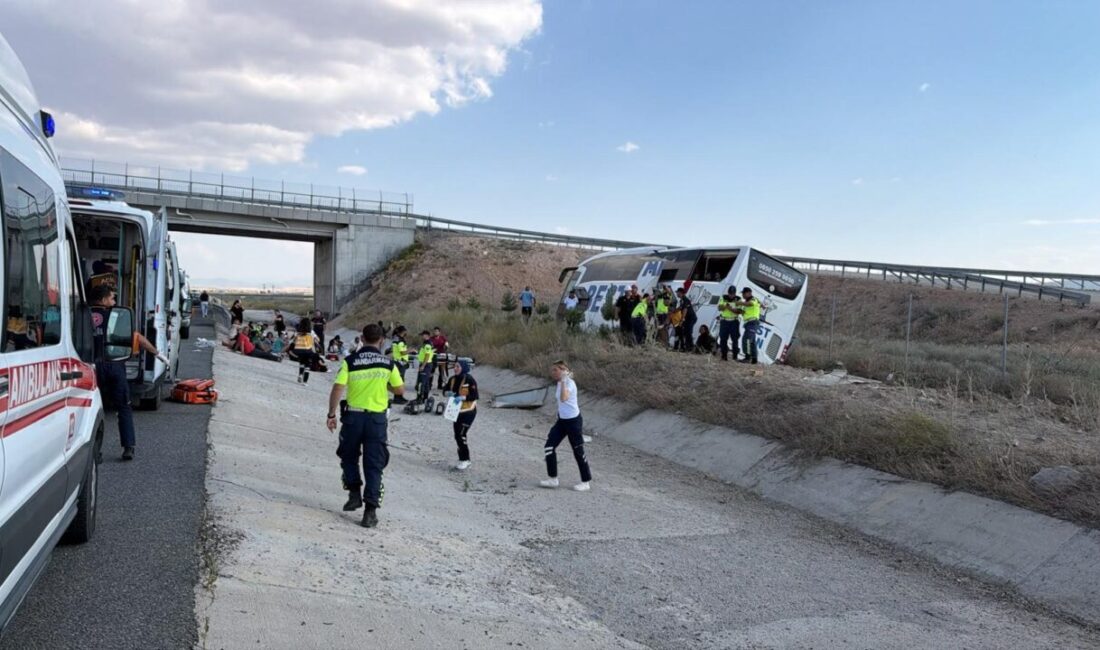 AKSARAY (AA) – Aksaray'da yolcu otobüsünün yoldan çıkması sonucu ilk