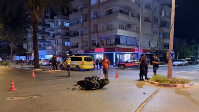 ANTALYA (AA) – Antalya'nın Alanya ilçesinde hafif ticari araçla çarpışan