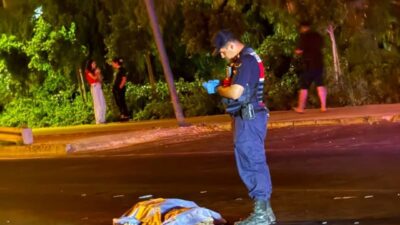 ANTALYA (AA) – Antalya'nın Alanya ilçesinde yolun karşısına geçmeye çalışırken