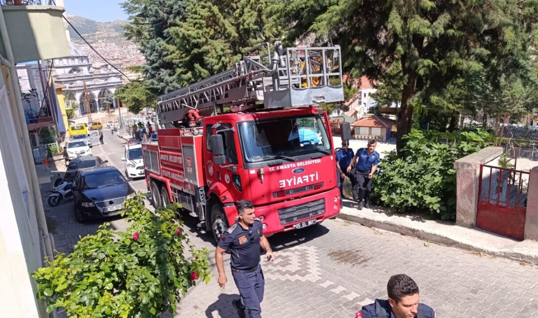 AMASYA (AA) – Amasya'da bir evde çıkan yangında dumandan etkilenen
