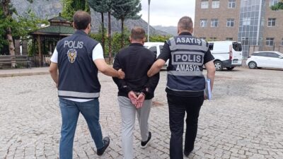 AMASYA (AA) – Amasya'da bir kuyumcudan el çabukluğuyla altın kolye