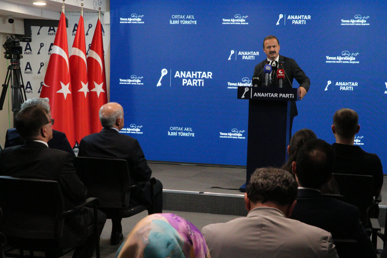 - "Anahtar Parti'yi, millet yolculuğunun her kademesinde güçlenen, umudu güçlendiren,