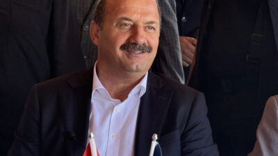 RİZE (AA) – Anahtar Parti Genel Başkanı Yavuz Ağıralioğlu, Rize'de
