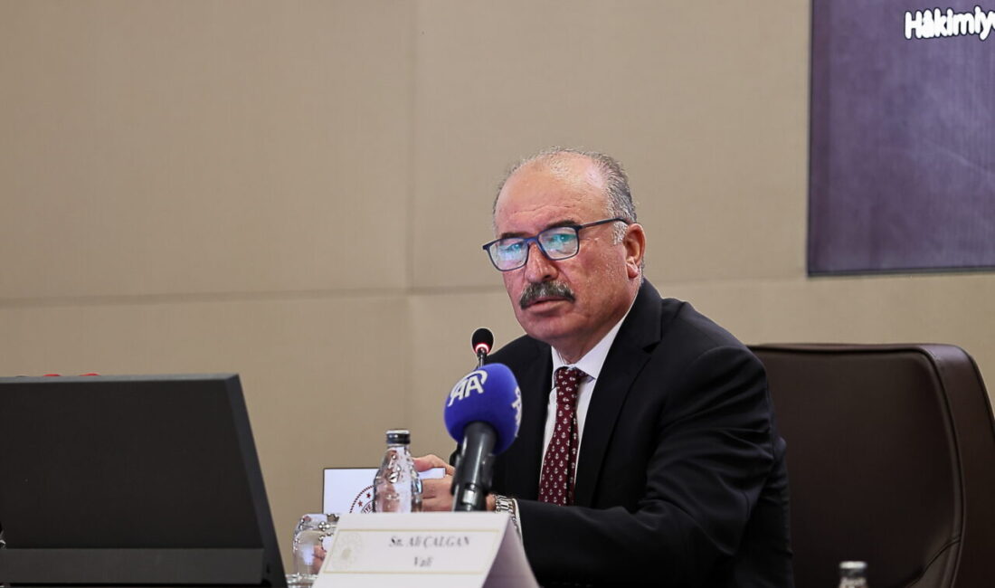 ÇORUM (AA) – Çorum Valisi Ali Çalgan, Ankara-Kırıkkale-Çorum-Samsun Hızlı Demir