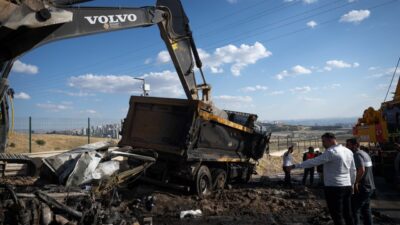 ANKARA (AA) – Ankara'nın Yenimahalle ilçesinde freni patlayan hafriyat kamyonunun,